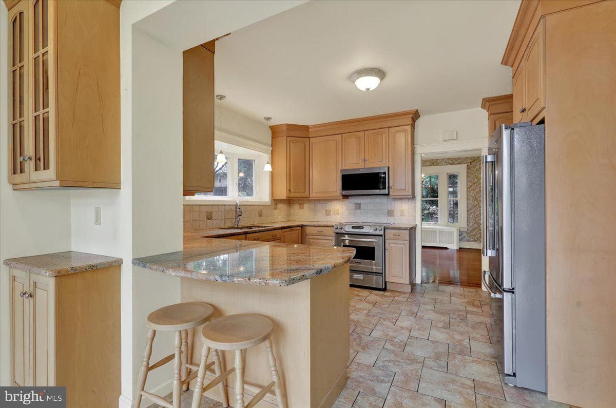1506 Dauphin Avenue photo 16