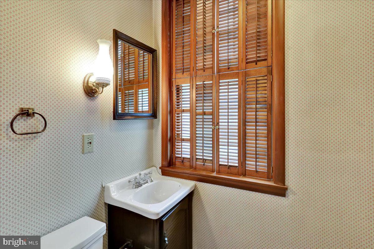 1506 Dauphin Avenue photo 27
