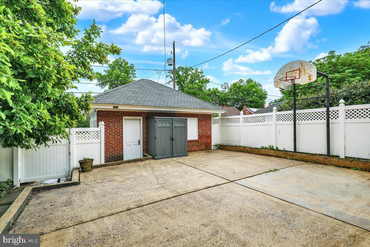 1506 Dauphin Avenue photo 53