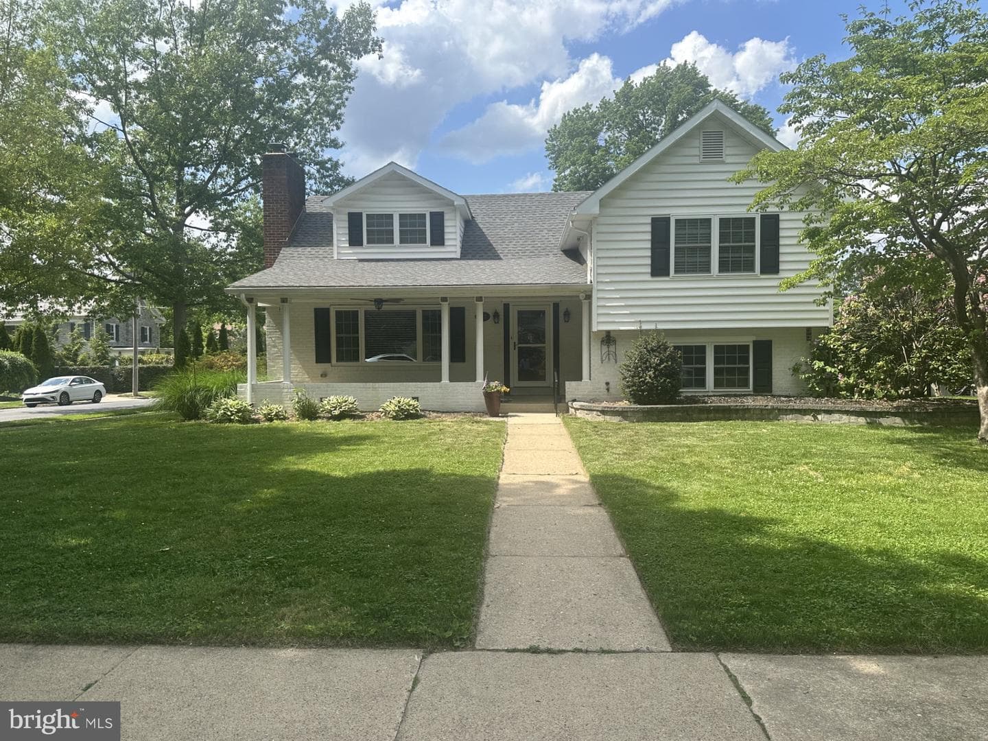 1337 Girard Avenue photo 2
