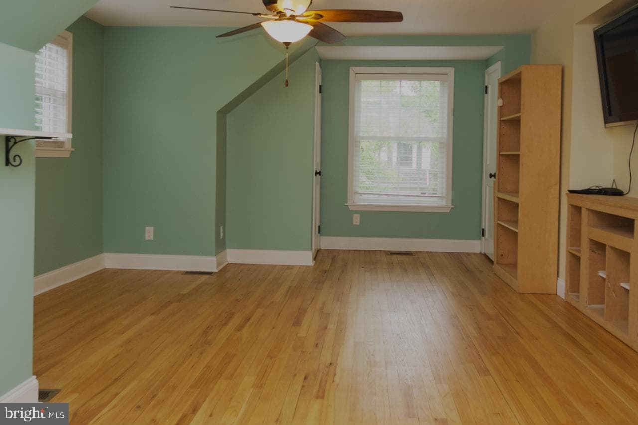 1337 Girard Avenue photo 42