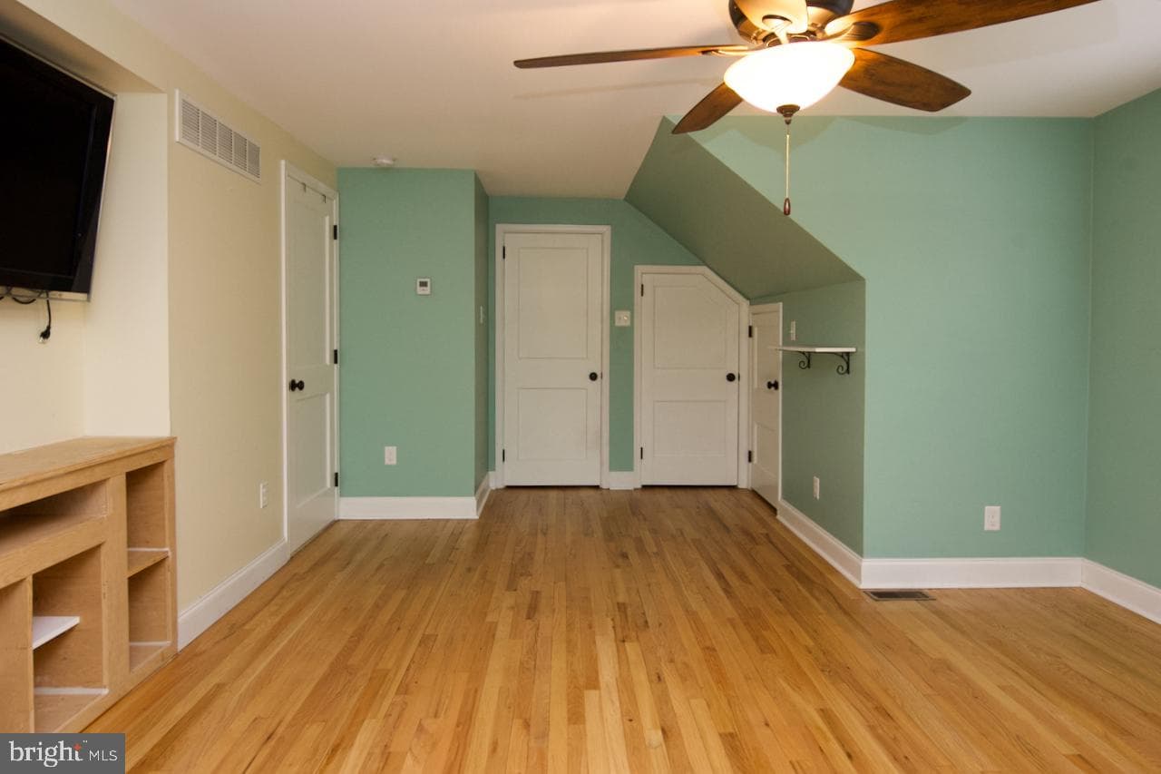 1337 Girard Avenue photo 43