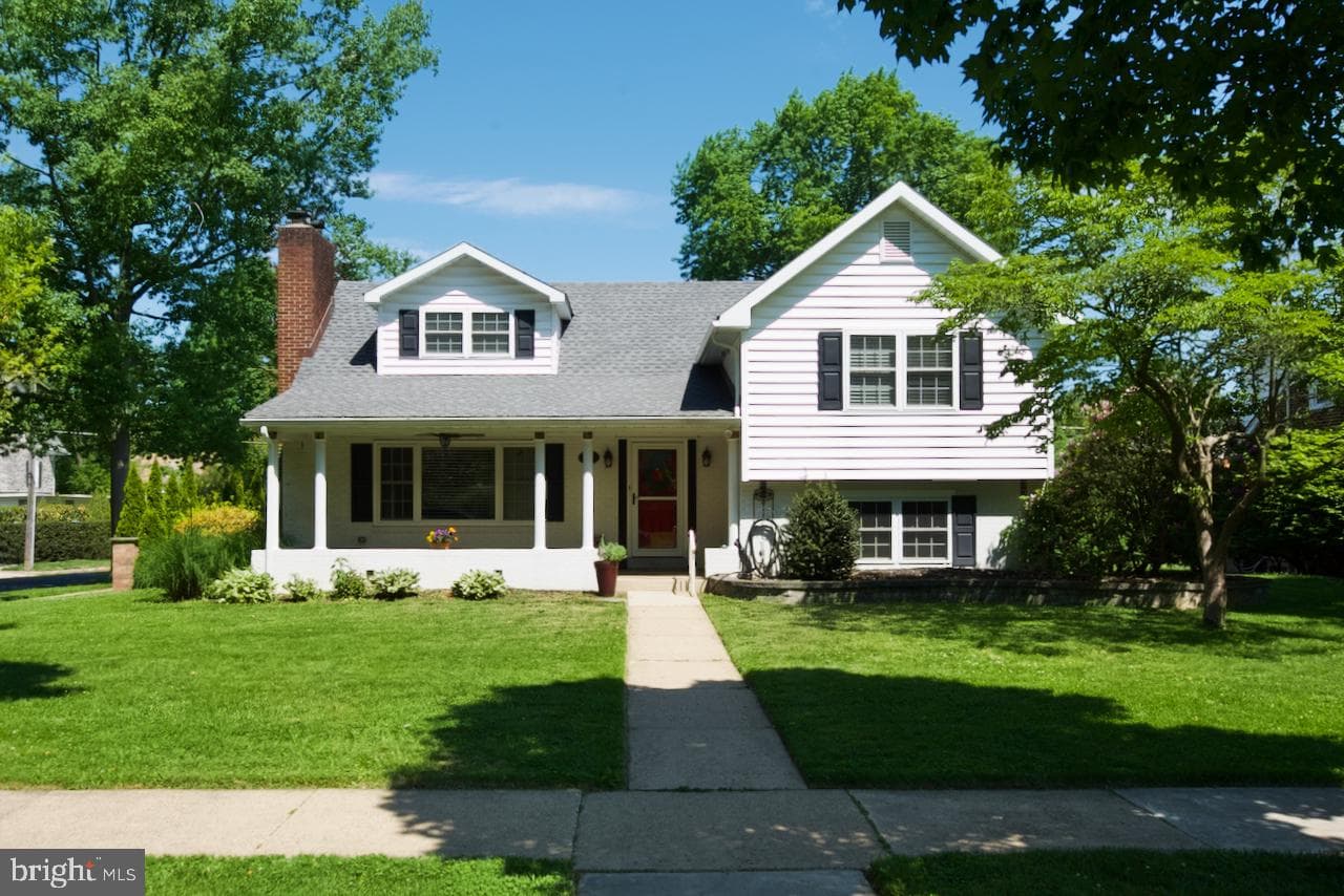 1337 Girard Avenue photo 5