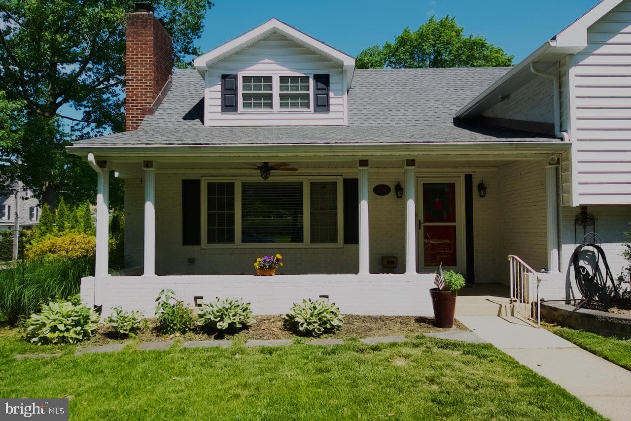 1337 Girard Avenue photo 6
