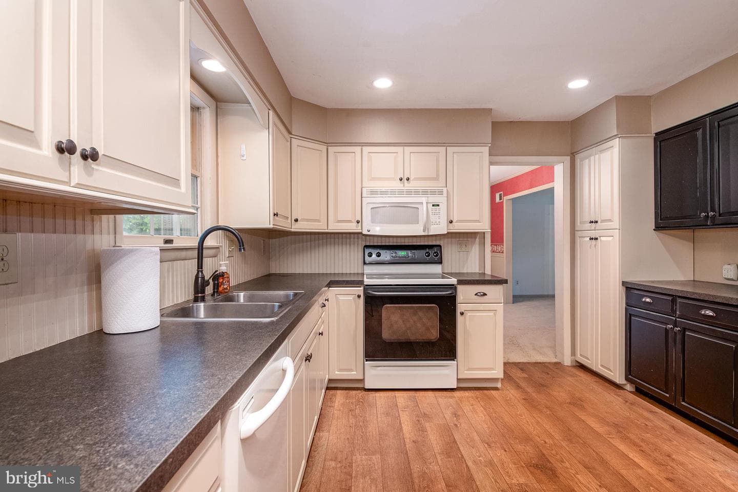 140 Hoch Avenue photo 7