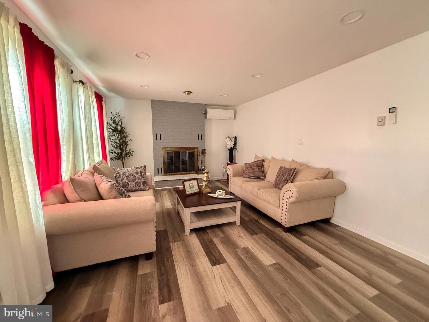 416 N Walnut Street photo 13