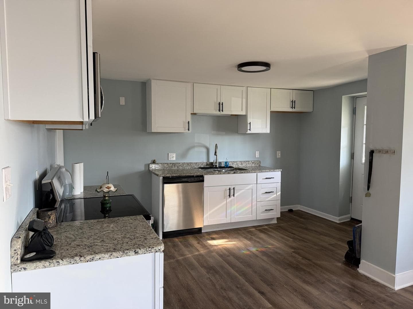 328 Franklin Street photo 8