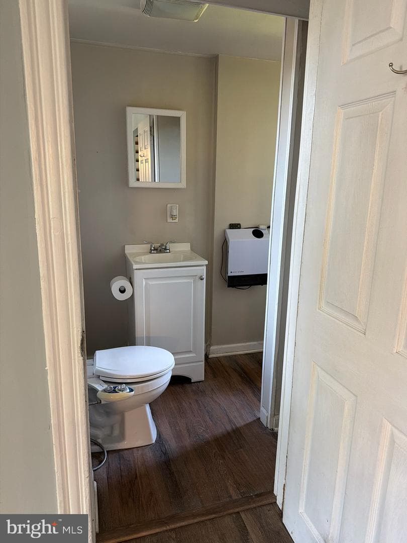 328 Franklin Street photo 9