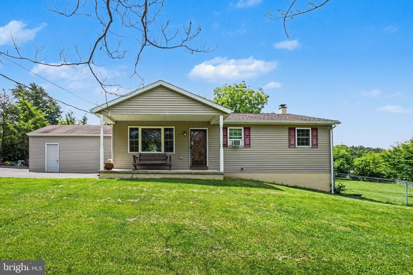 520 Schoolhouse Road photo 2
