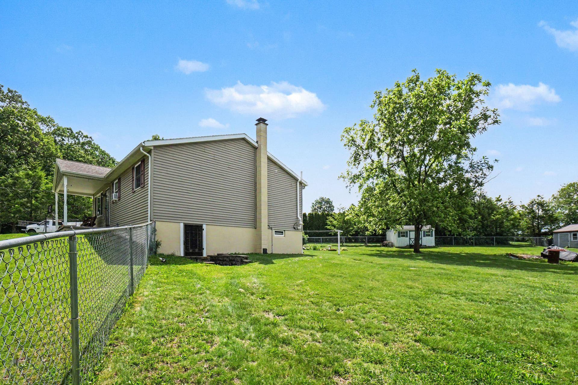 520 Schoolhouse Road photo 33
