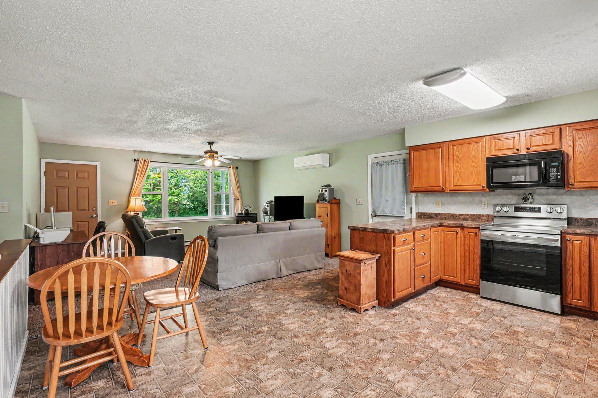 520 Schoolhouse Road photo 6