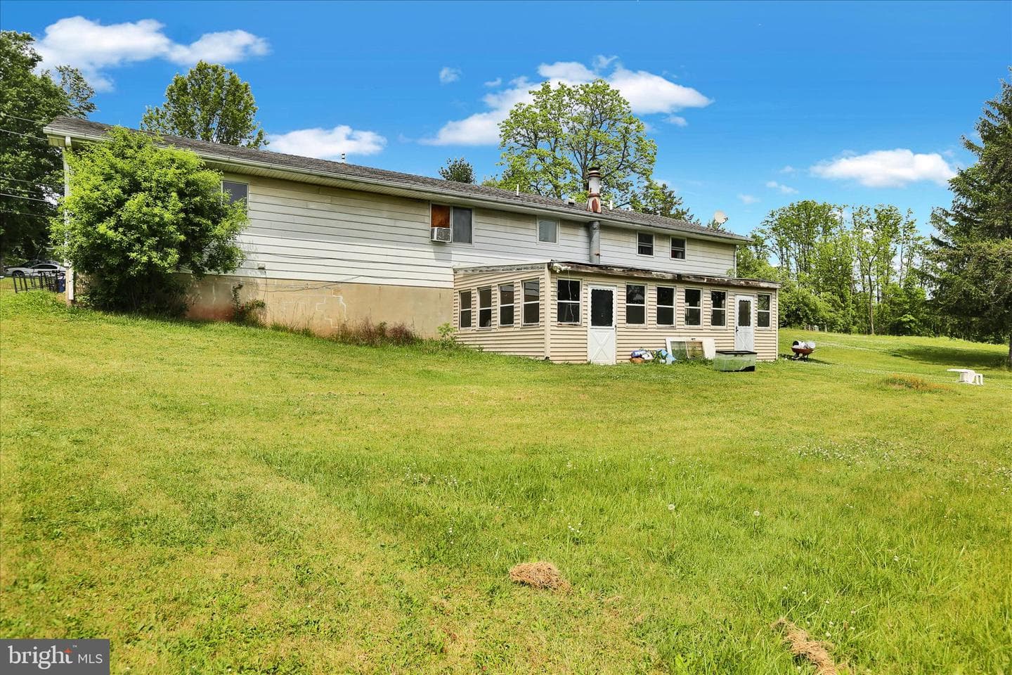 88 Spruce Avenue photo 5