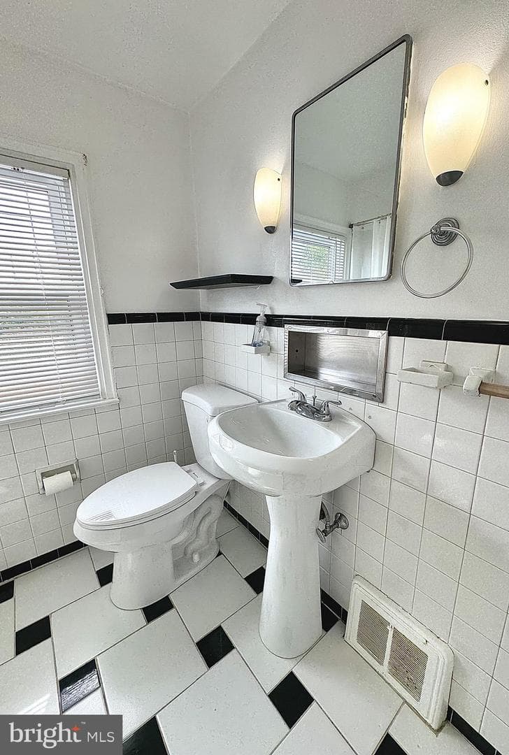 323 Linden Lane photo 18
