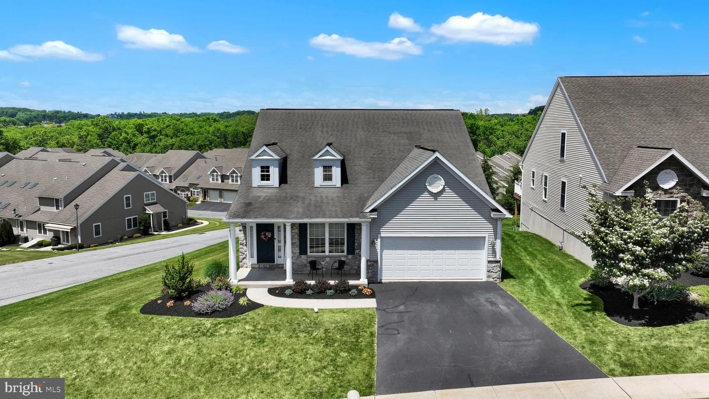425 Westbury Drive photo 1