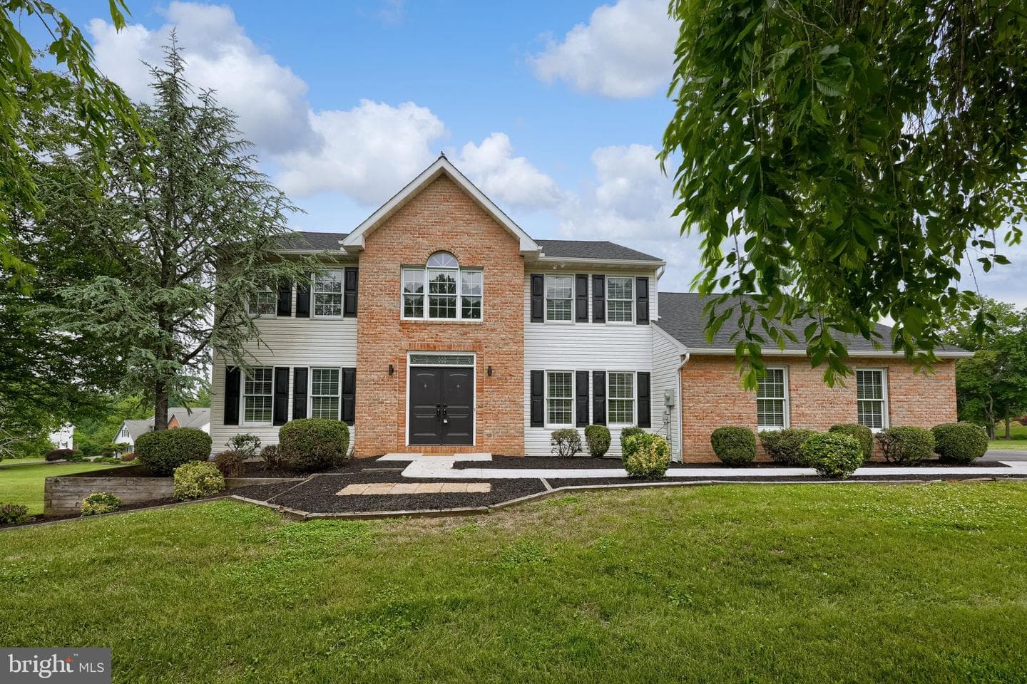 122 Beacon Hill Road photo 1