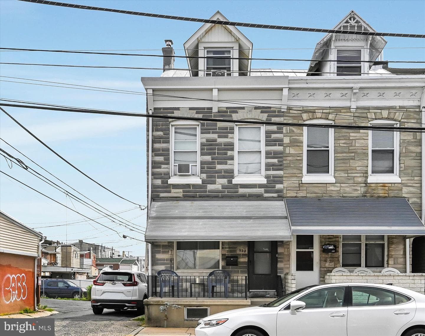 942 Pike Street photo 3