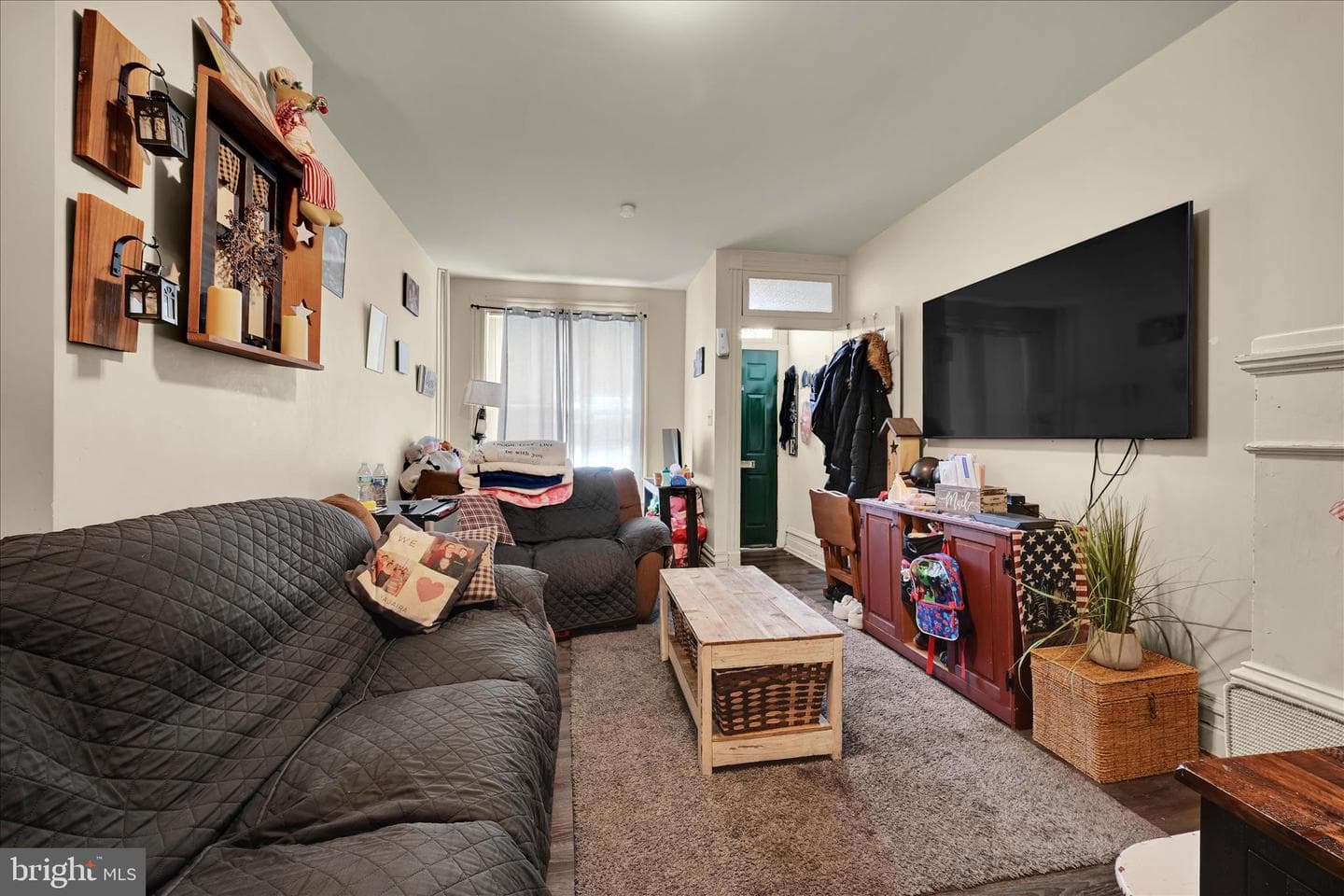 1349 Moss Street photo 10