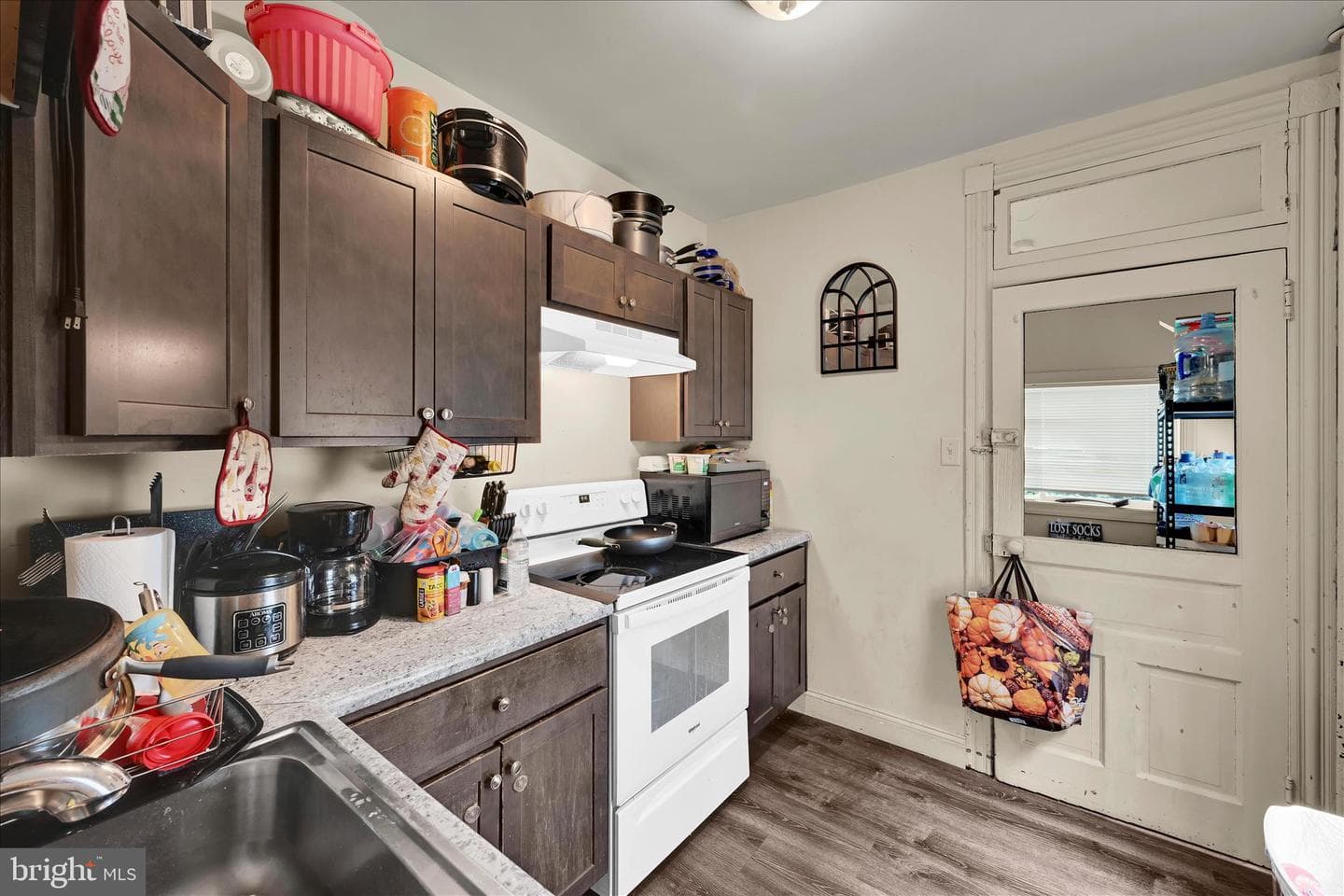 1349 Moss Street photo 14