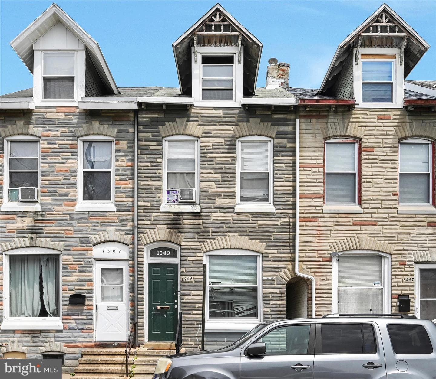1349 Moss Street photo 3