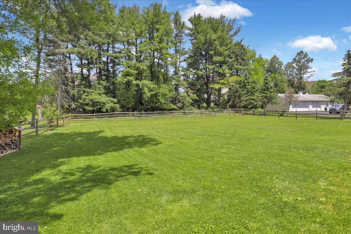 325 Faust Road photo 6