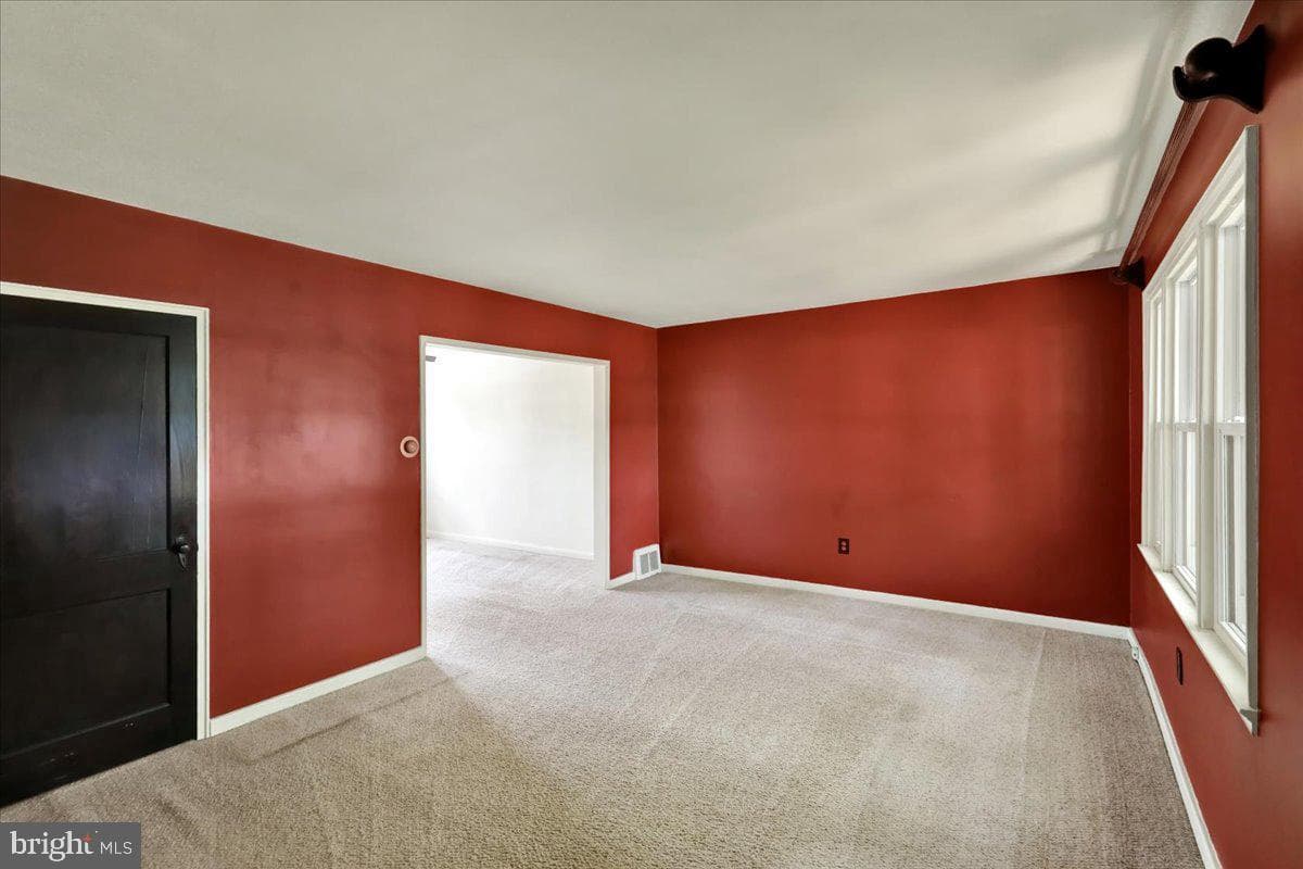 309 Sycamore Road photo 2