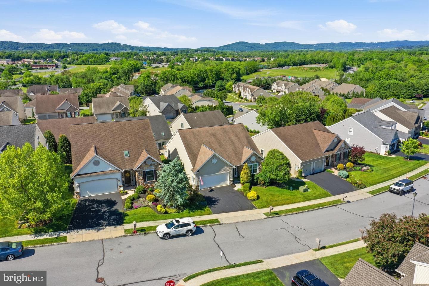 412 Westbury Drive photo 33