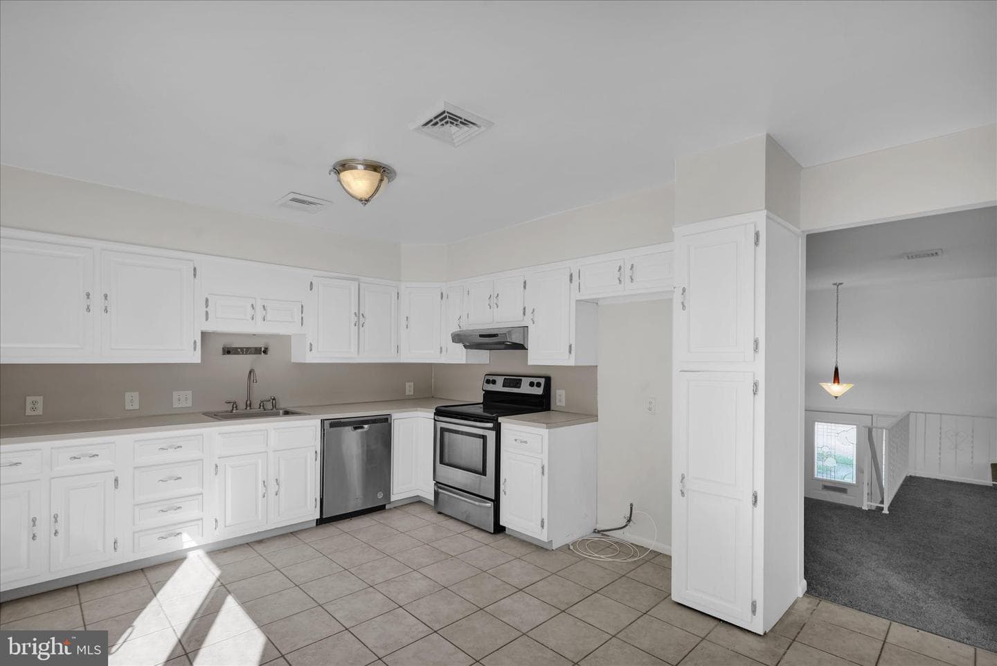 97 Wellington Boulevard photo 11