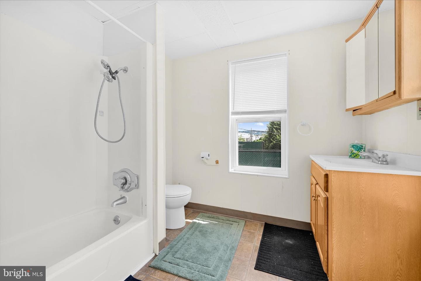 940 Pike Street photo 27