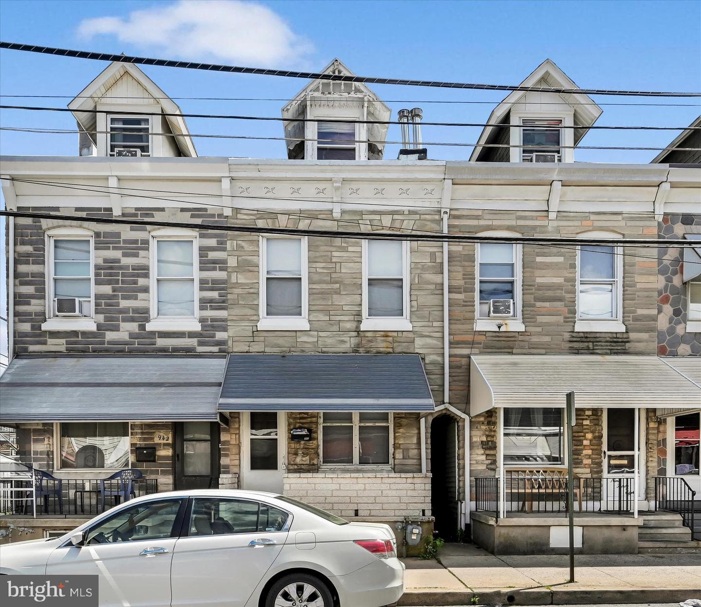940 Pike Street photo 5