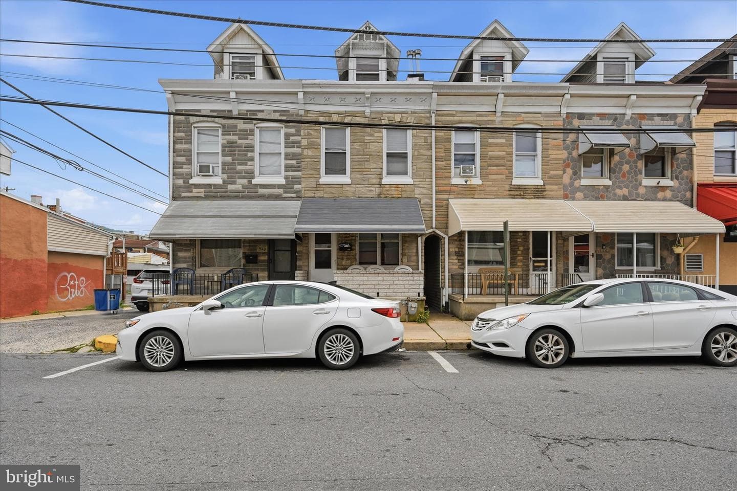 940 Pike Street photo 6