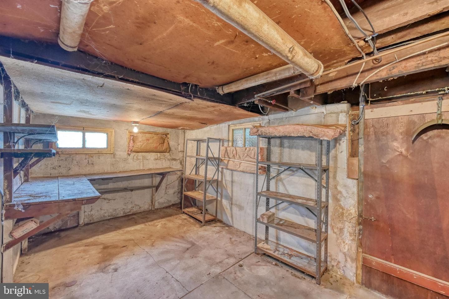 228 W Douglass Street photo 34