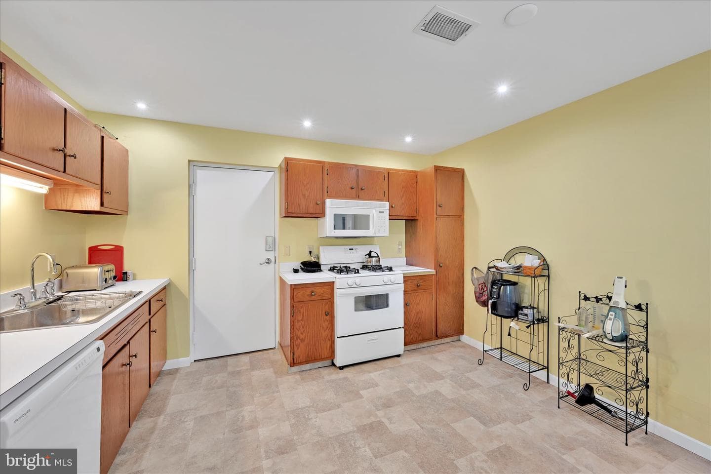 1375 Pershing Boulevard #608 photo 11