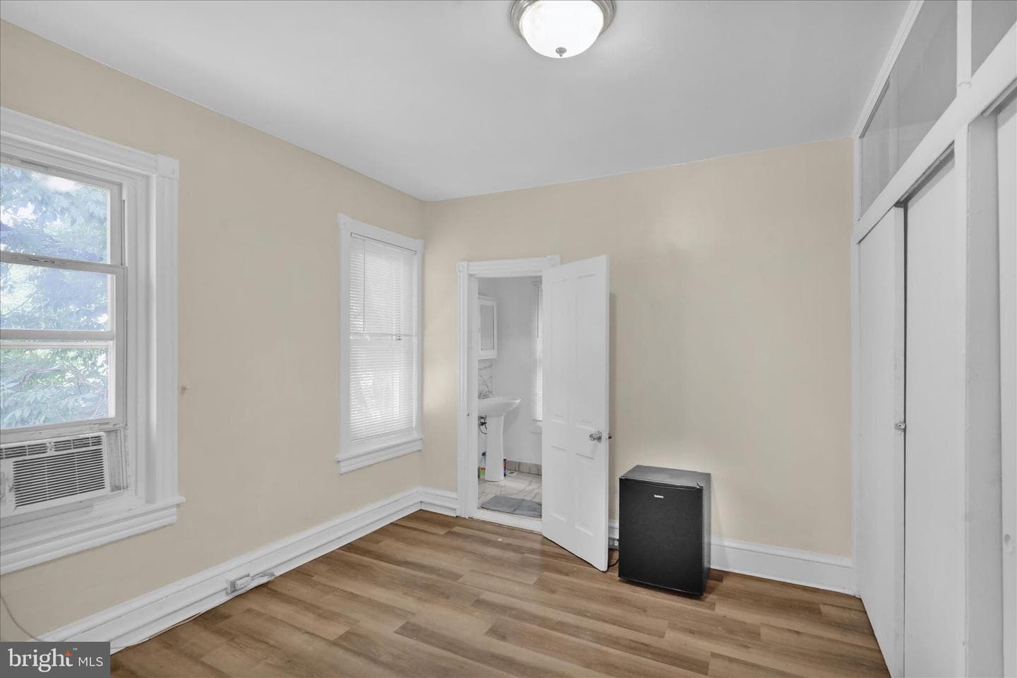 121 W Elm Street photo 25