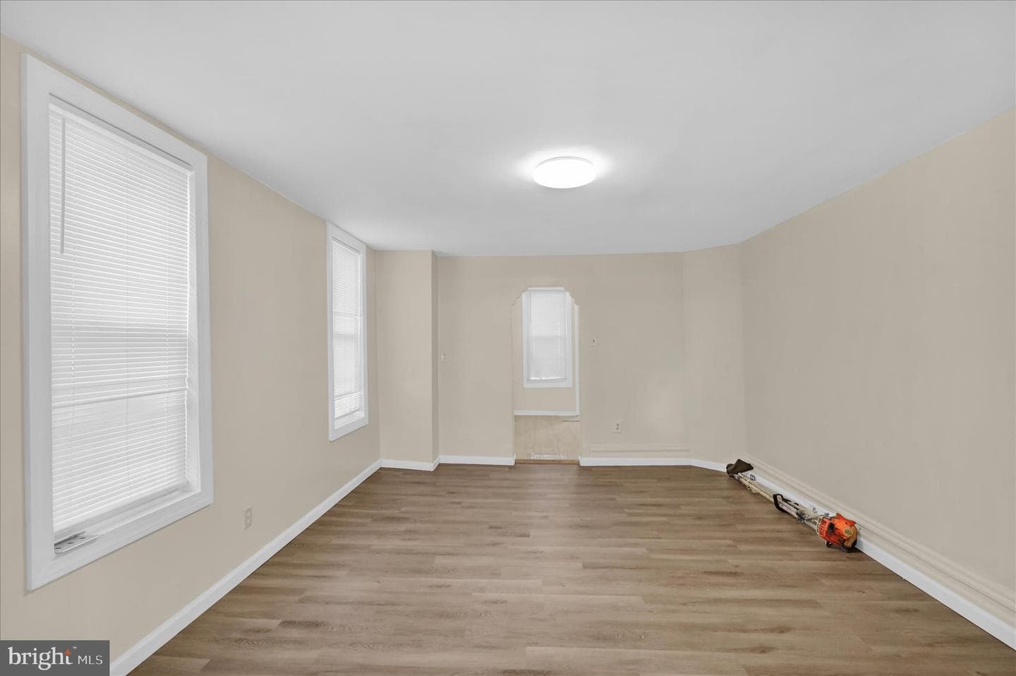 121 W Elm Street photo 8