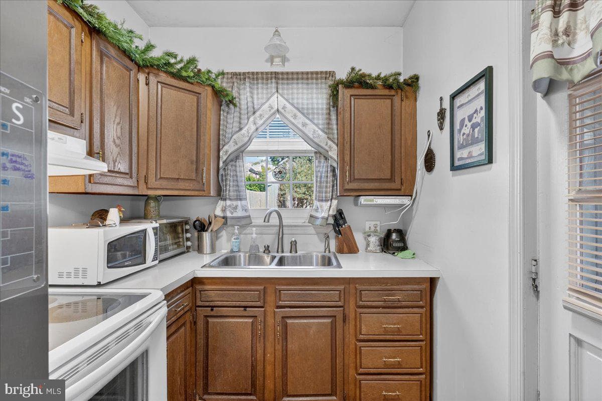 229 Shaner Street photo 13