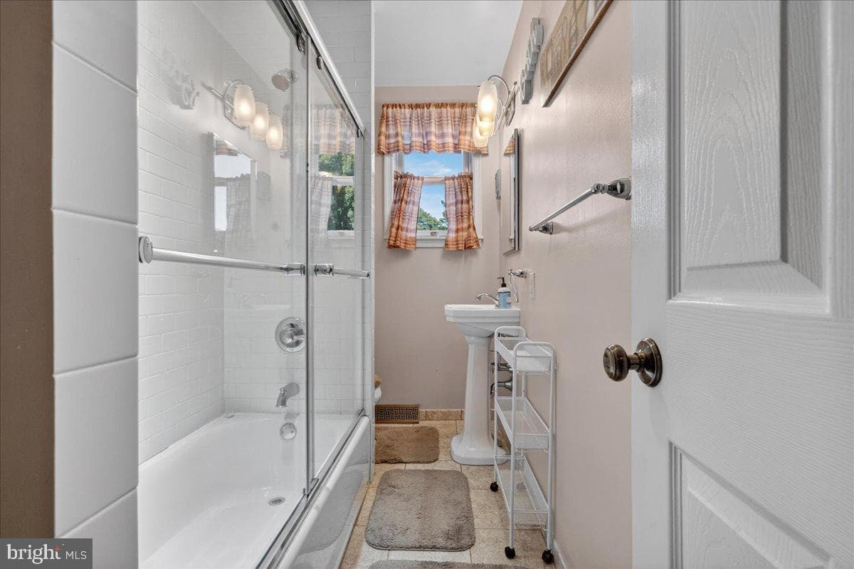 229 Shaner Street photo 14