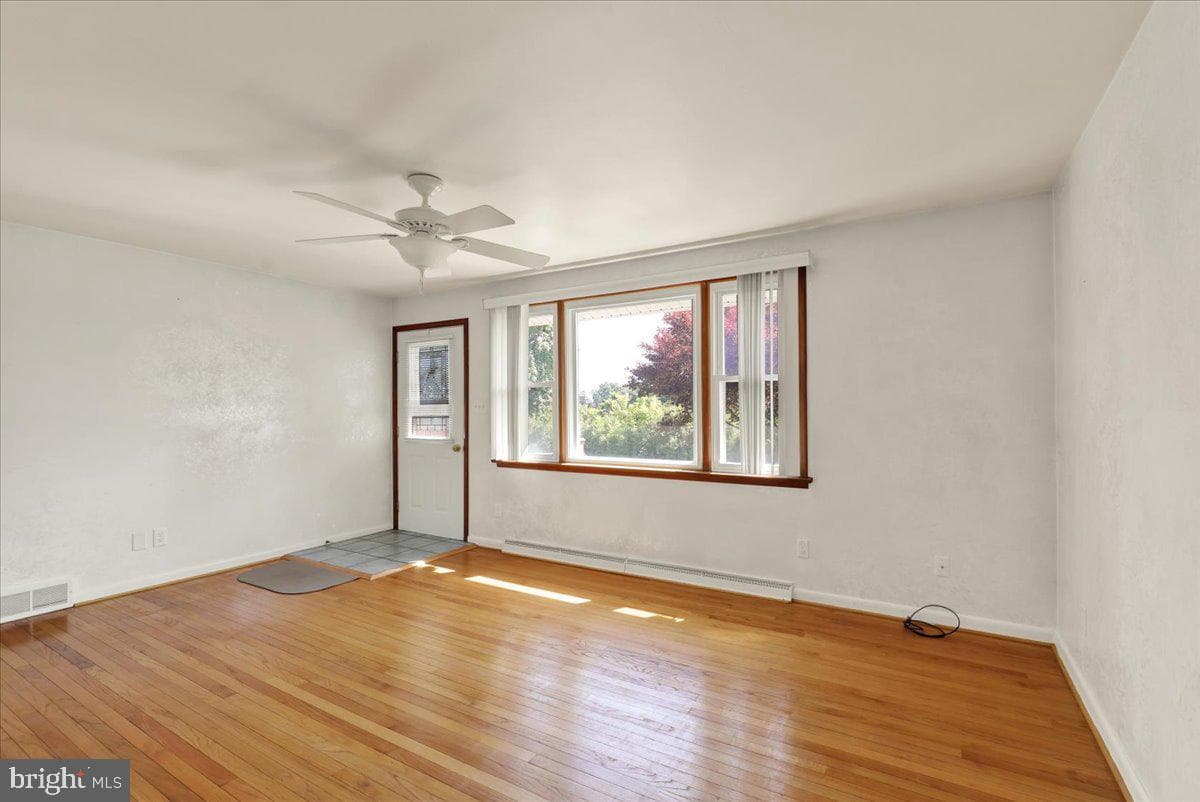 702 Frederick Street photo 8