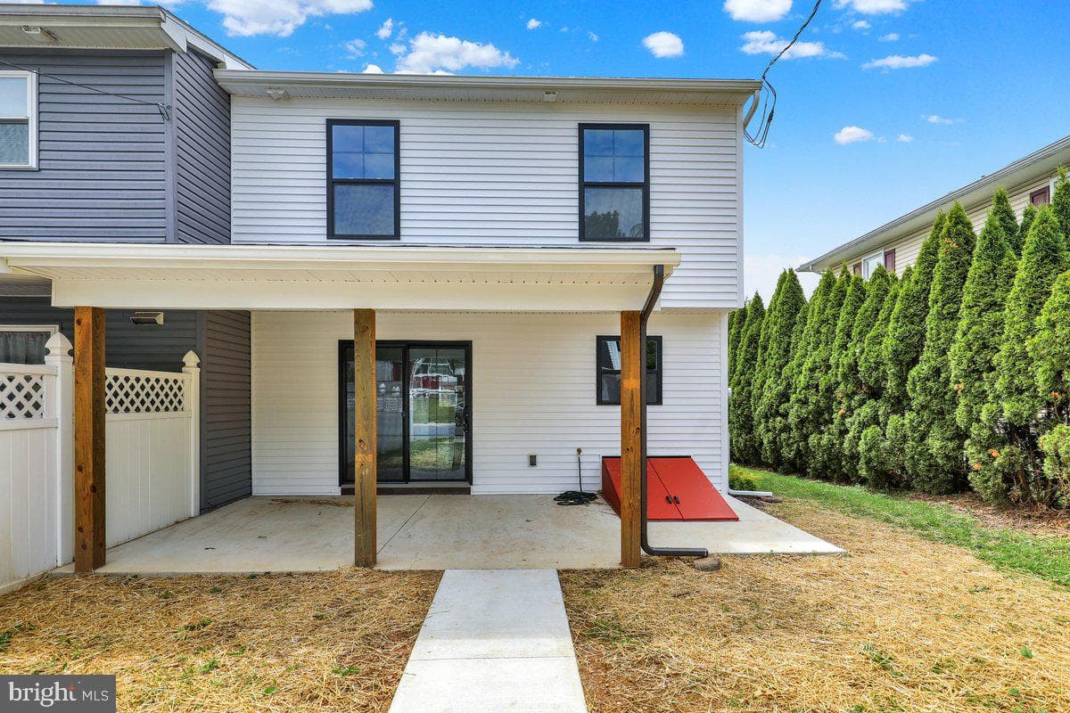 2515 Girard Avenue photo 27