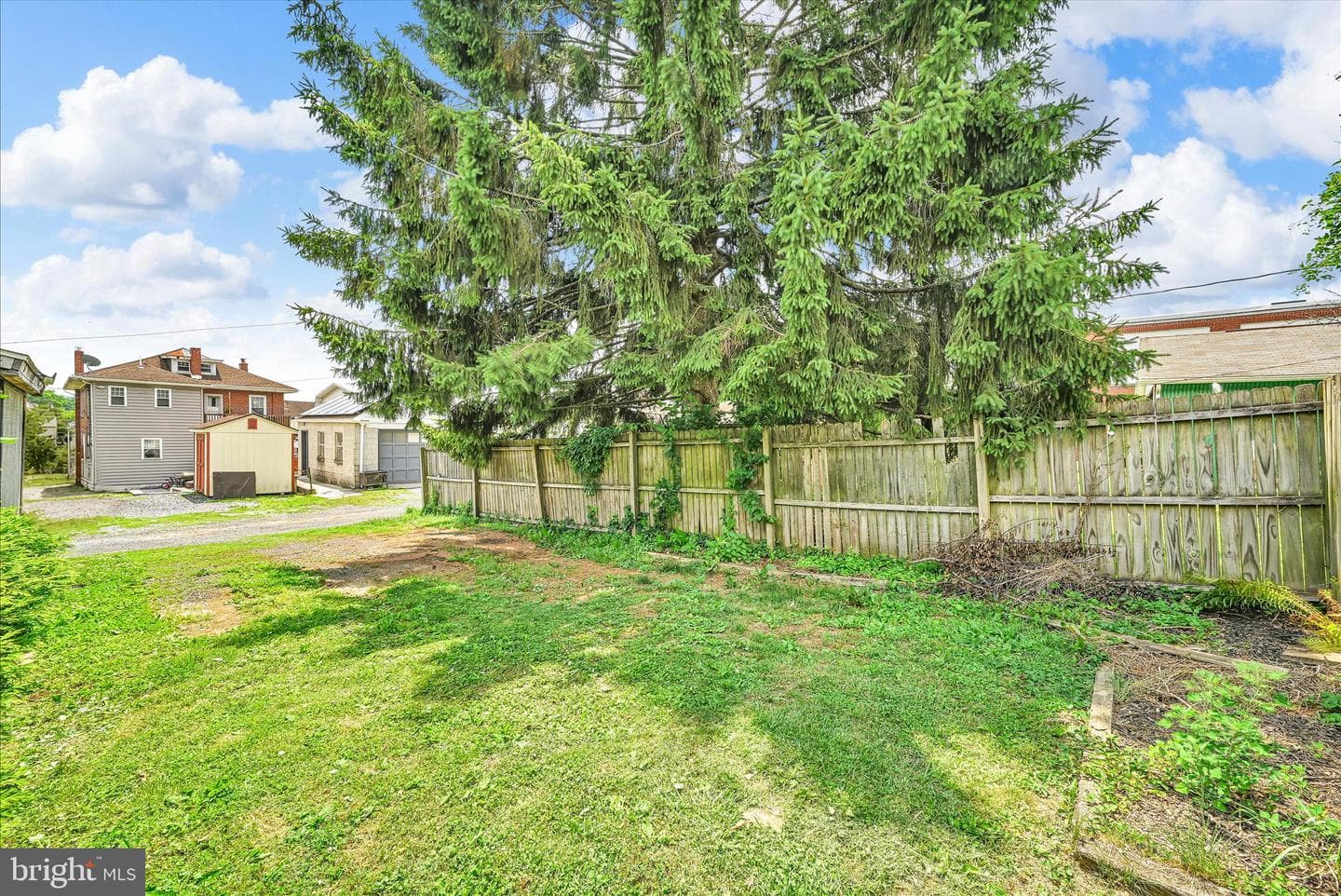 2114 Spring photo 25