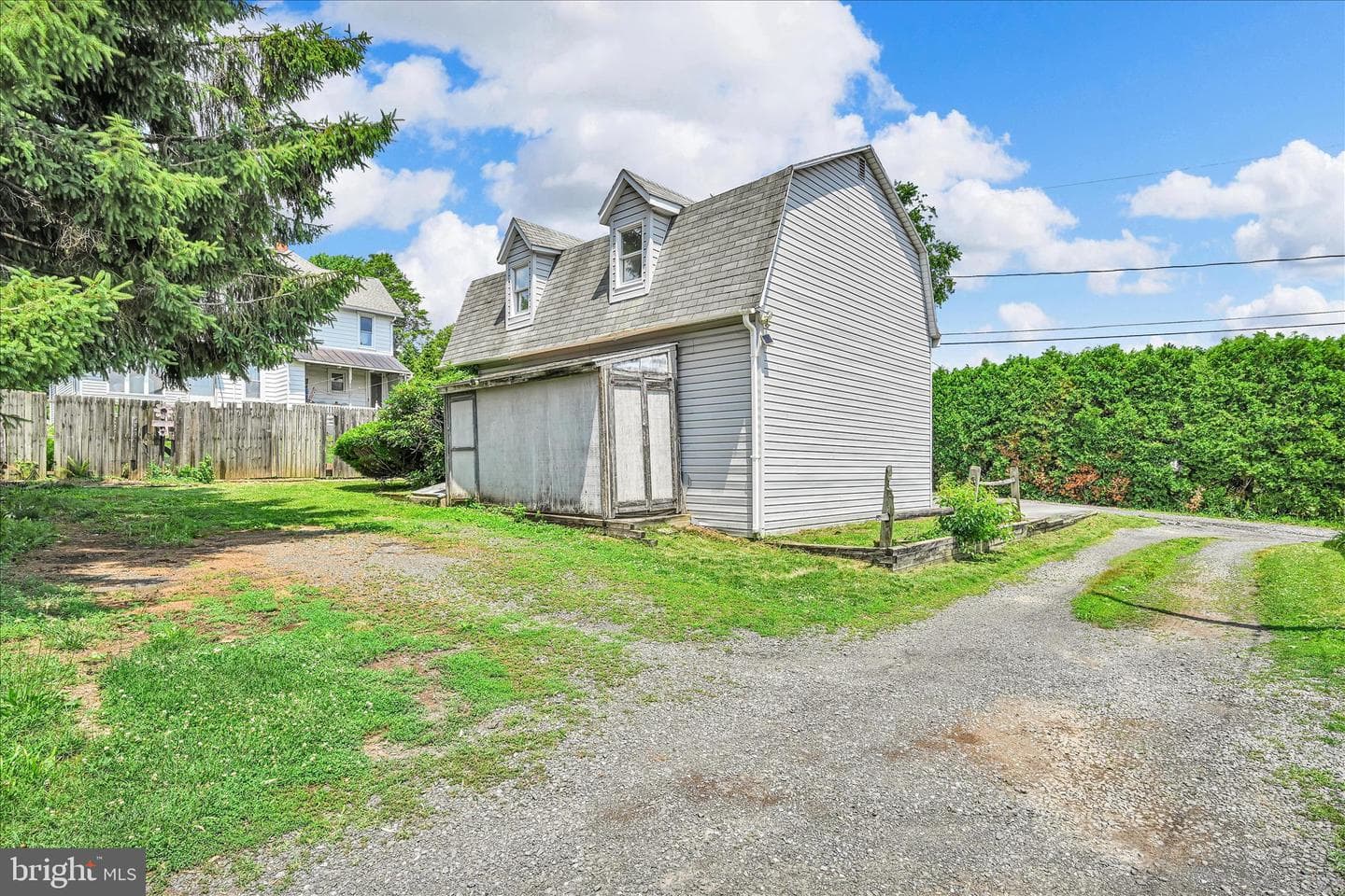 2114 Spring photo 28