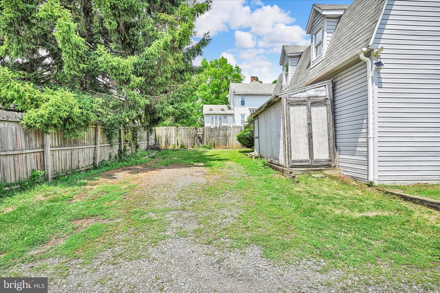 2114 Spring photo 30