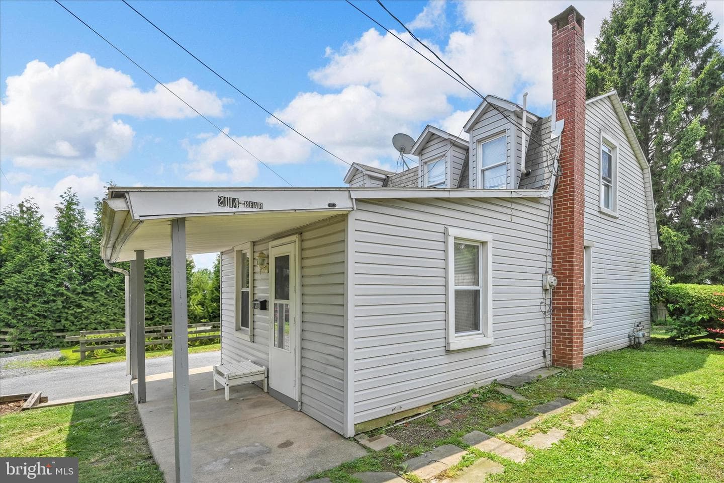 2114 Spring photo 4