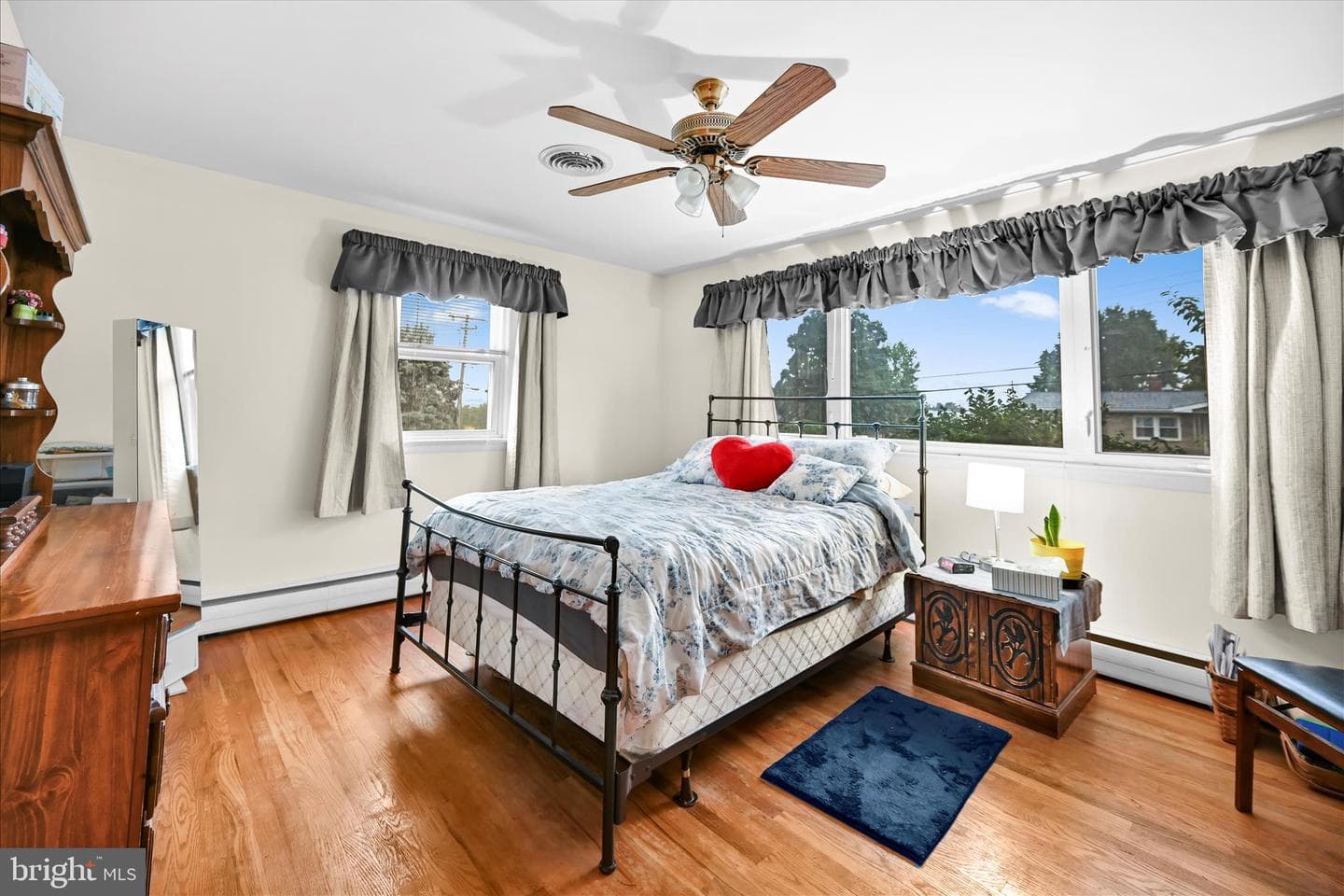 593 Mull Avenue photo 18