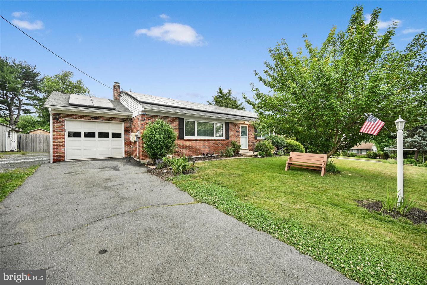 593 Mull Avenue photo 4