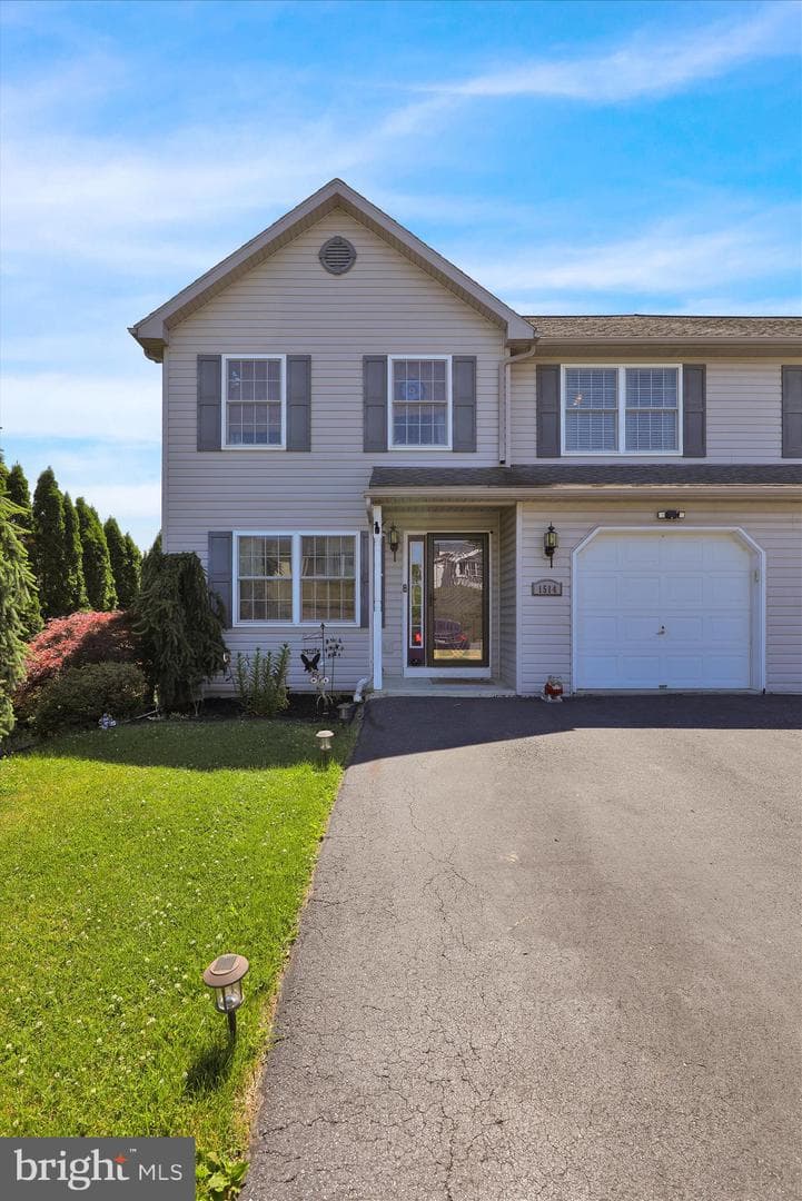 1514 Ridge Avenue photo 3