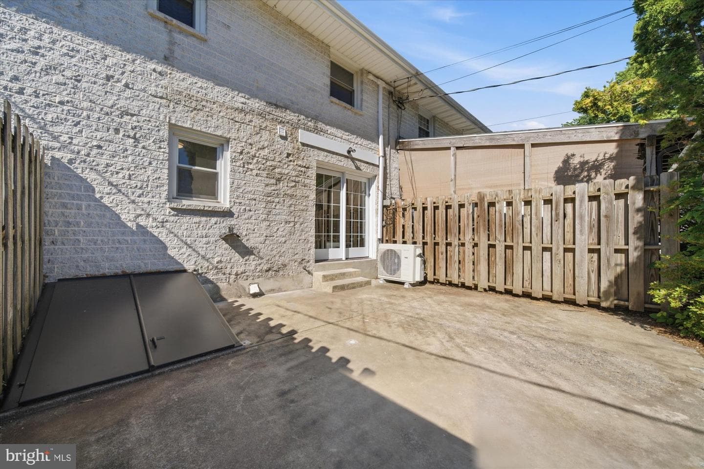 121 Pennbrook Av photo 39