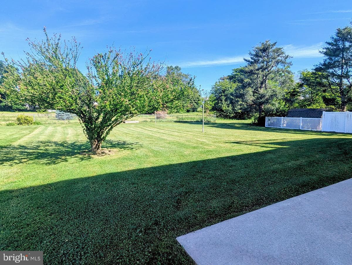 16 Dogwood Drive photo 34
