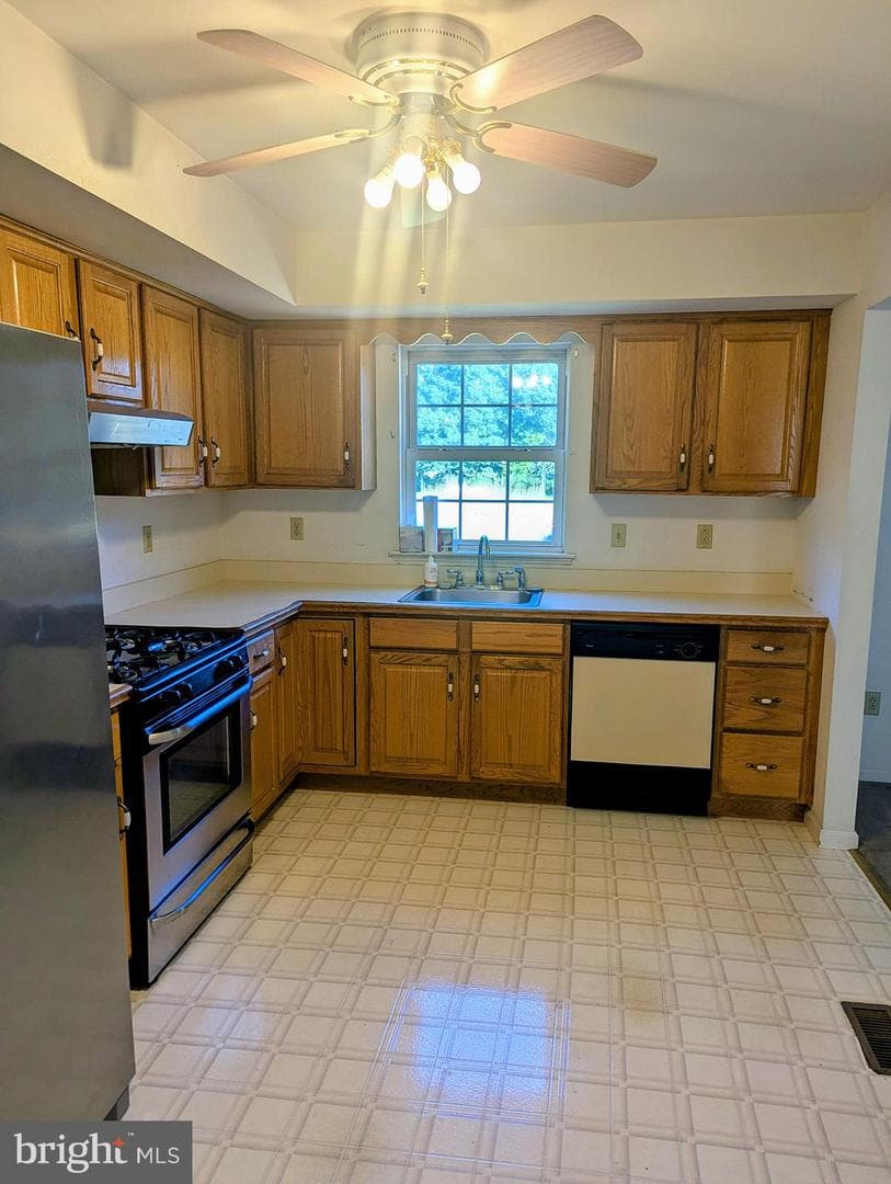 16 Dogwood Drive photo 8