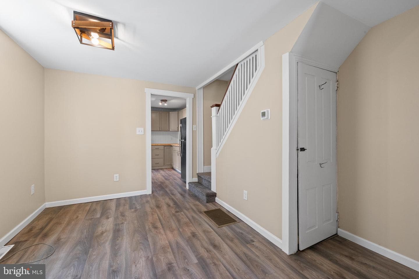 218 Cinder Street photo 7