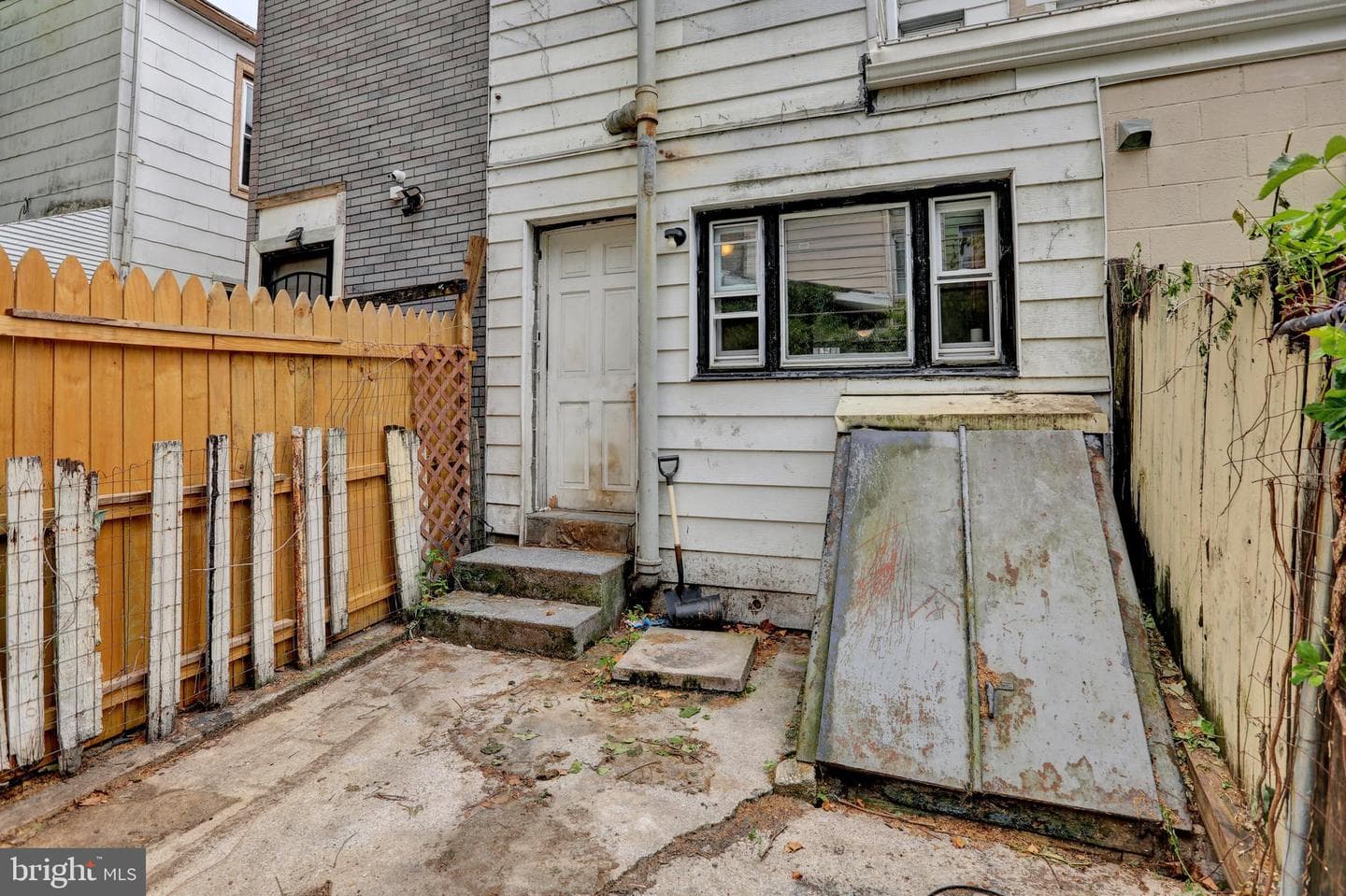915 Culvert Street photo 11